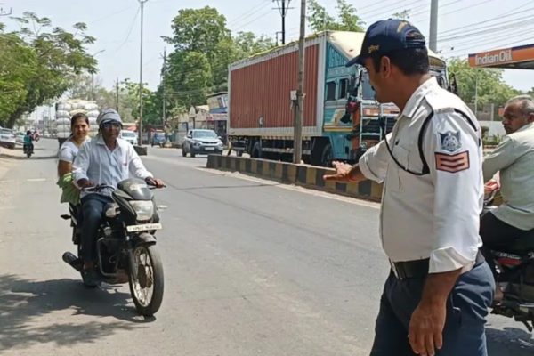 Burhanpur Traffic Police: Aiming for Change, Apology Letters Replace Challans