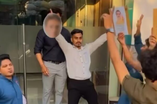 Pune Man's Unique Departure, Dancing to Dhol Beats outside Office