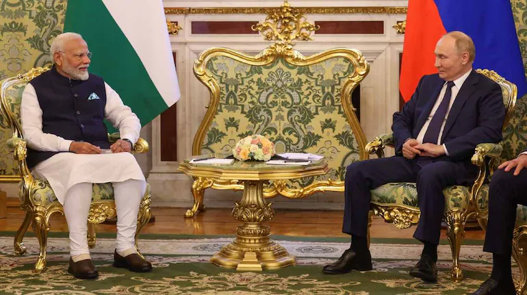 "Peace Talks Can't Happen Amid Bombs and Bullets; Negotiation is the Way Forward," Says PM Modi to Putin